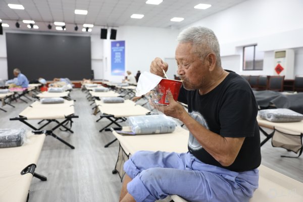 壹资网 城事 | “竹节草”今将登陆，金山安置点物资充足，救援队集结待命